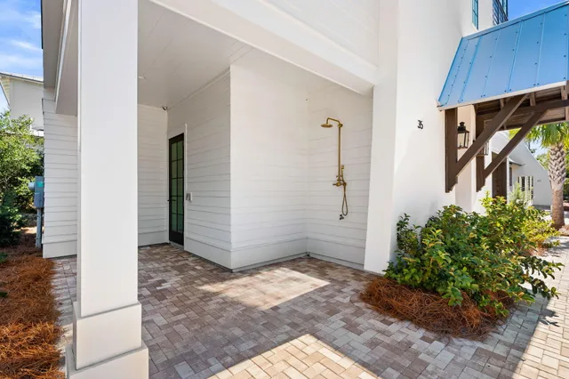 a view of entryway with stairs