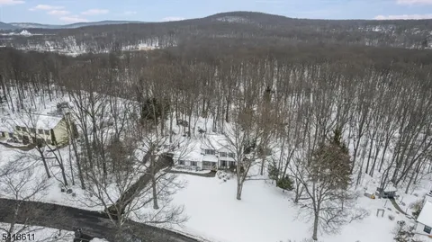 $619,000 | 4 Woods Avenue, Stanhope, NJ 07874