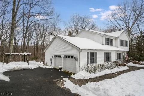 $619,000 | 4 Woods Avenue, Stanhope, NJ 07874