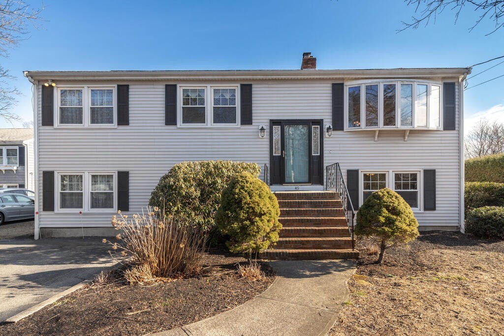 49 Riverside Drive Reading, MA 01867 - Photo 3 of 42 Gallery Image 3