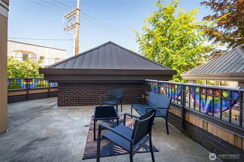 $300,000 | 1125 East Olive Street, Unit 202, Seattle, WA 98122