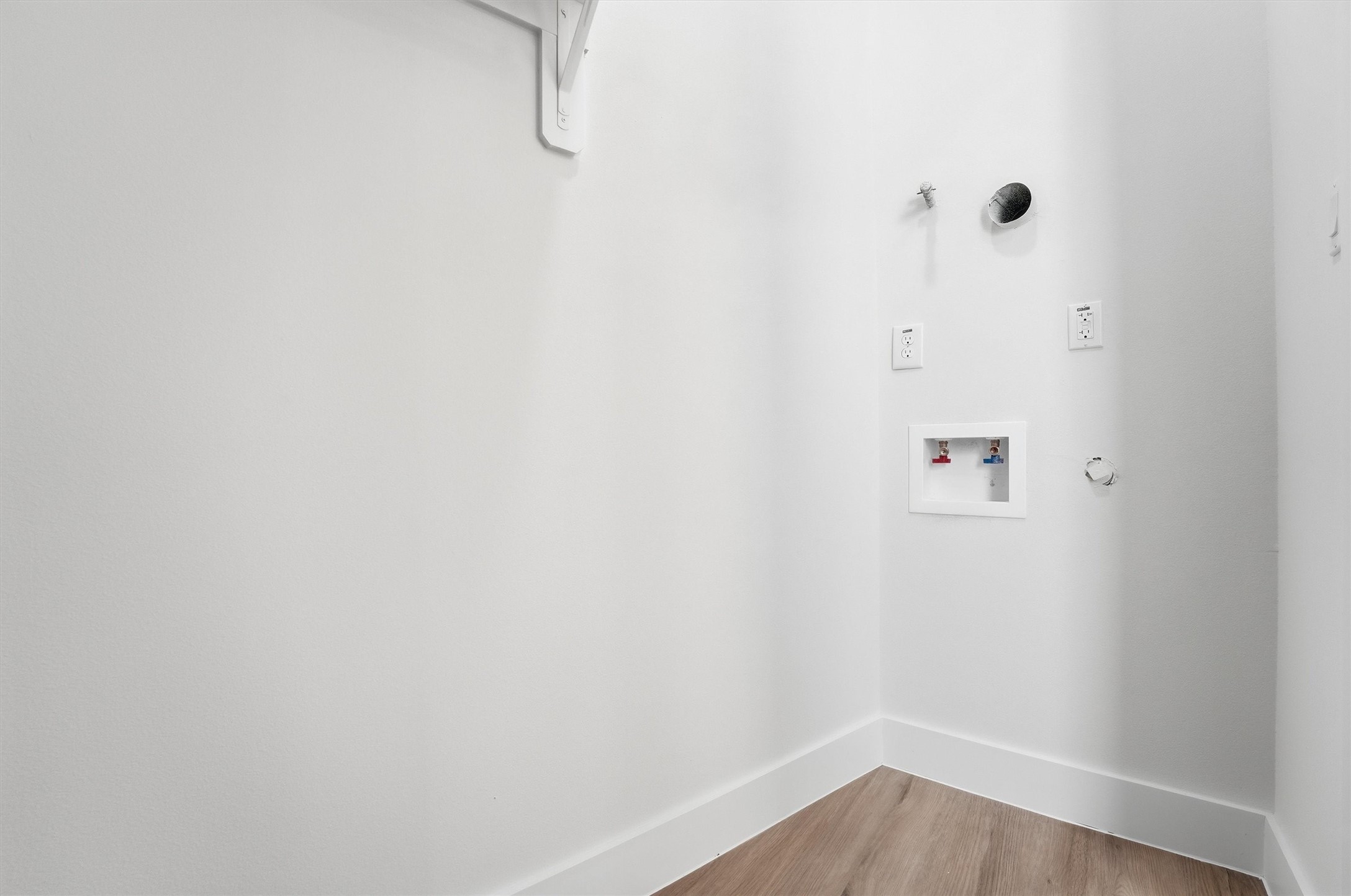 4208 Fox Street Houston, TX 77003 - Photo 16 of 43 a view of a small space