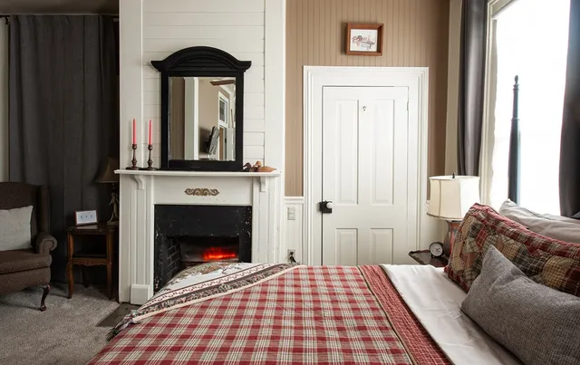 $3,000,000 | 477 West First Street, Blue Ridge, GA 30513