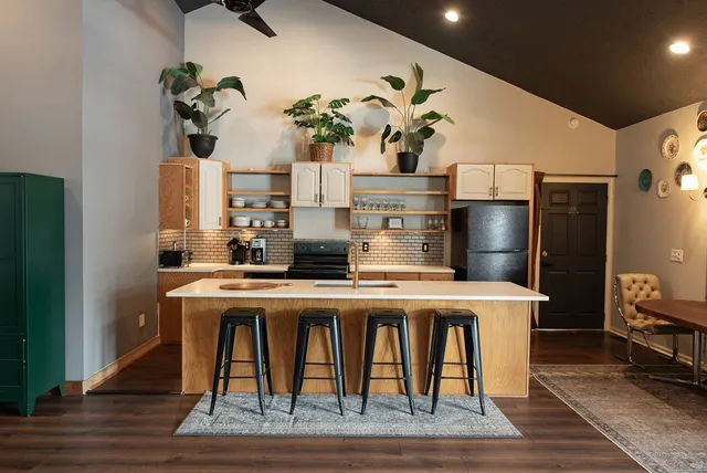 $3,000,000 | 477 West First Street, Blue Ridge, GA 30513