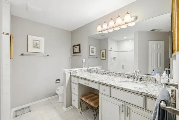 $299,500 | 30-w038 Willow Lane, Unit D, Warrenville, IL 60555