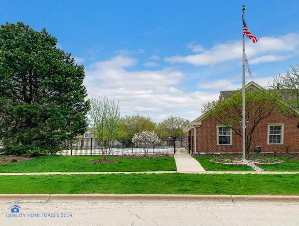 $299,500 | 30-w038 Willow Lane, Unit D, Warrenville, IL 60555