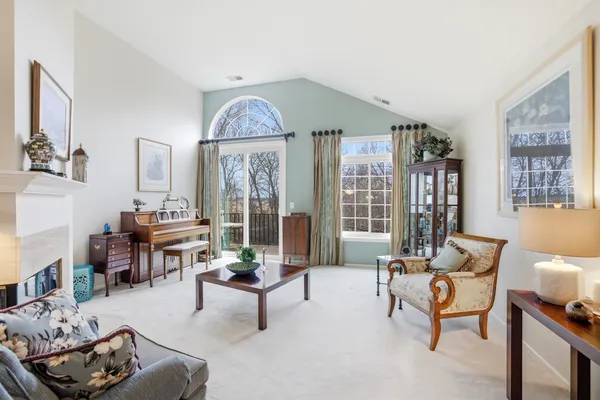 $299,500 | 30-w038 Willow Lane, Unit D, Warrenville, IL 60555