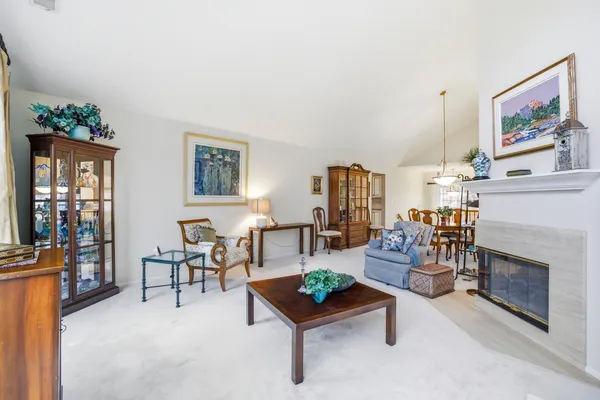 $299,500 | 30-w038 Willow Lane, Unit D, Warrenville, IL 60555