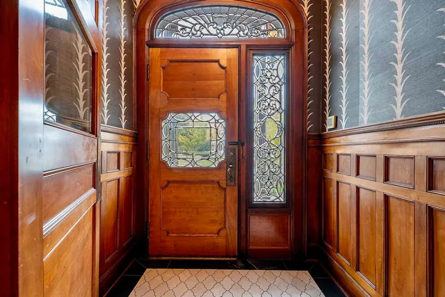 $950,000 | 902 South Madison Street, Green Bay, WI 54301