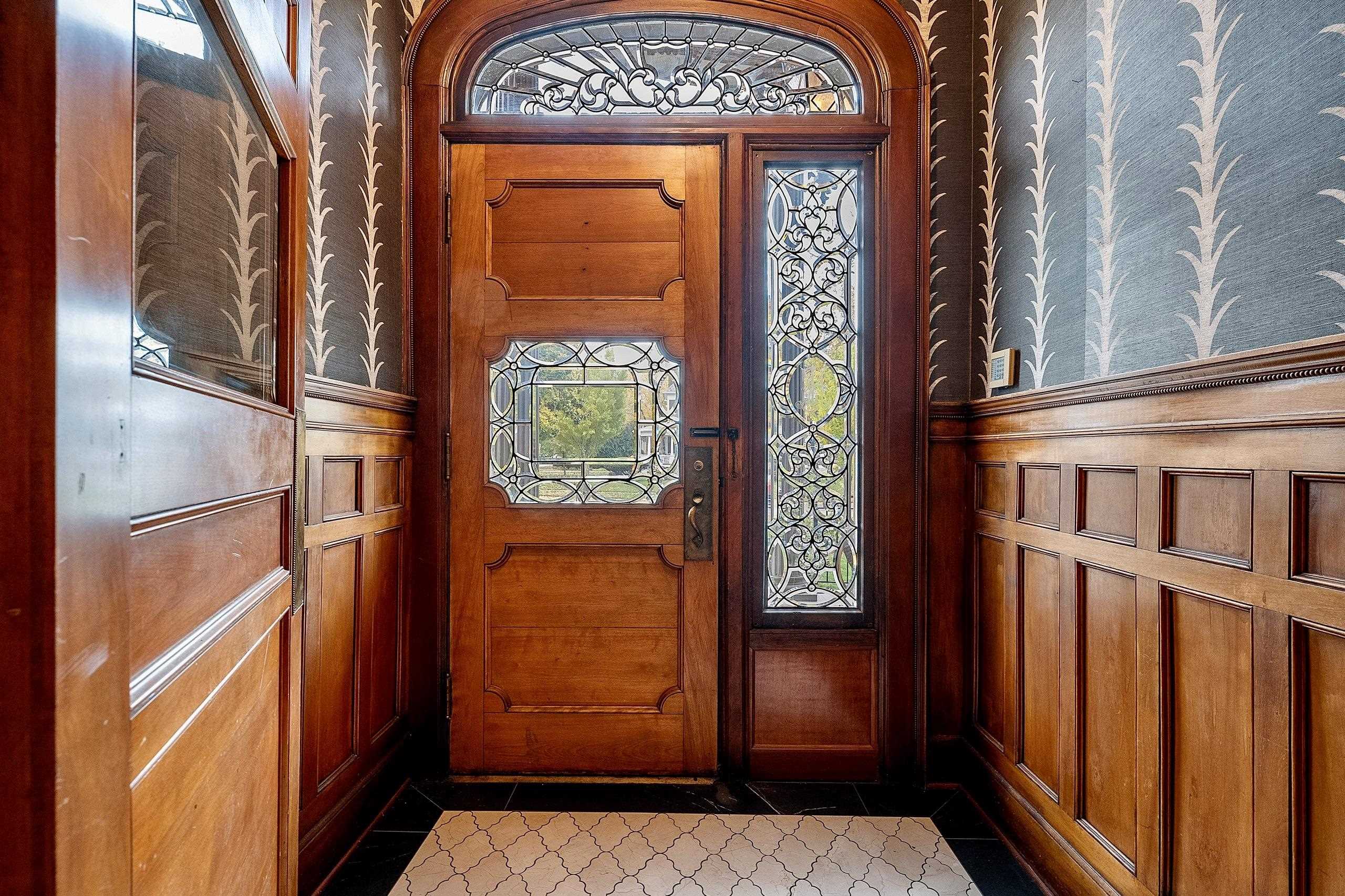 902 South Madison Street Green Bay, WI 54301 - Photo 11 of 90