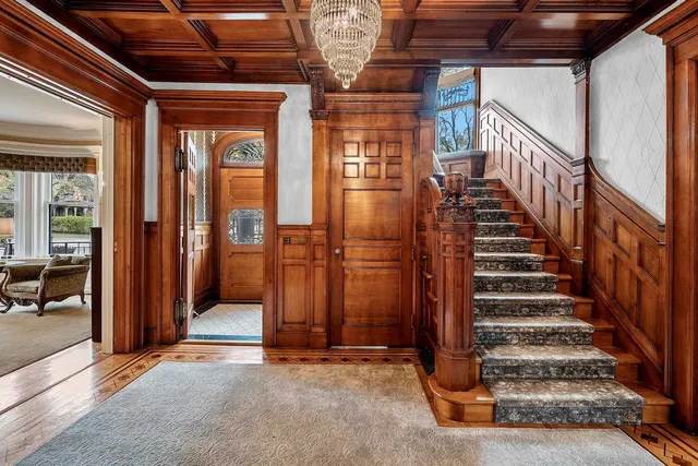 $950,000 | 902 South Madison Street, Green Bay, WI 54301