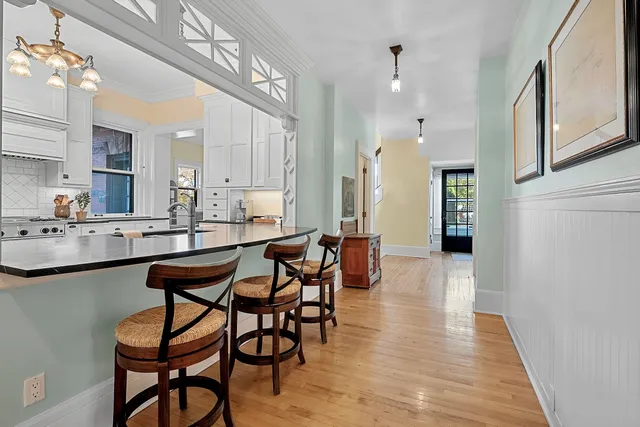 $950,000 | 902 South Madison Street, Green Bay, WI 54301