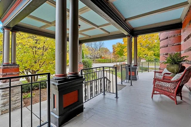 $950,000 | 902 South Madison Street, Green Bay, WI 54301