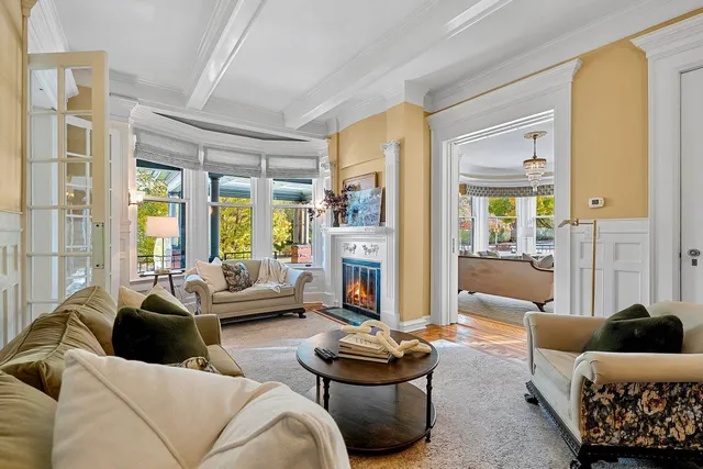 $950,000 | 902 South Madison Street, Green Bay, WI 54301