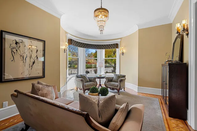 $950,000 | 902 South Madison Street, Green Bay, WI 54301