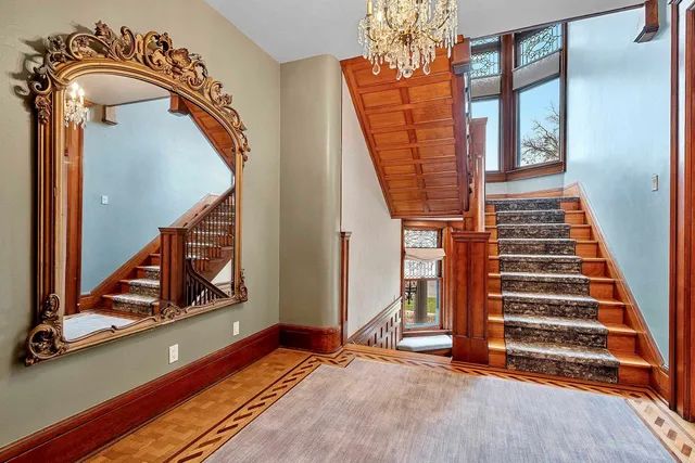 $950,000 | 902 South Madison Street, Green Bay, WI 54301