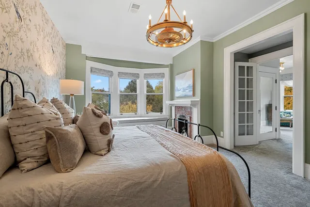 $950,000 | 902 South Madison Street, Green Bay, WI 54301