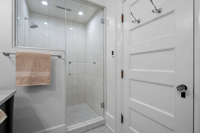 $950,000 | 902 South Madison Street, Green Bay, WI 54301