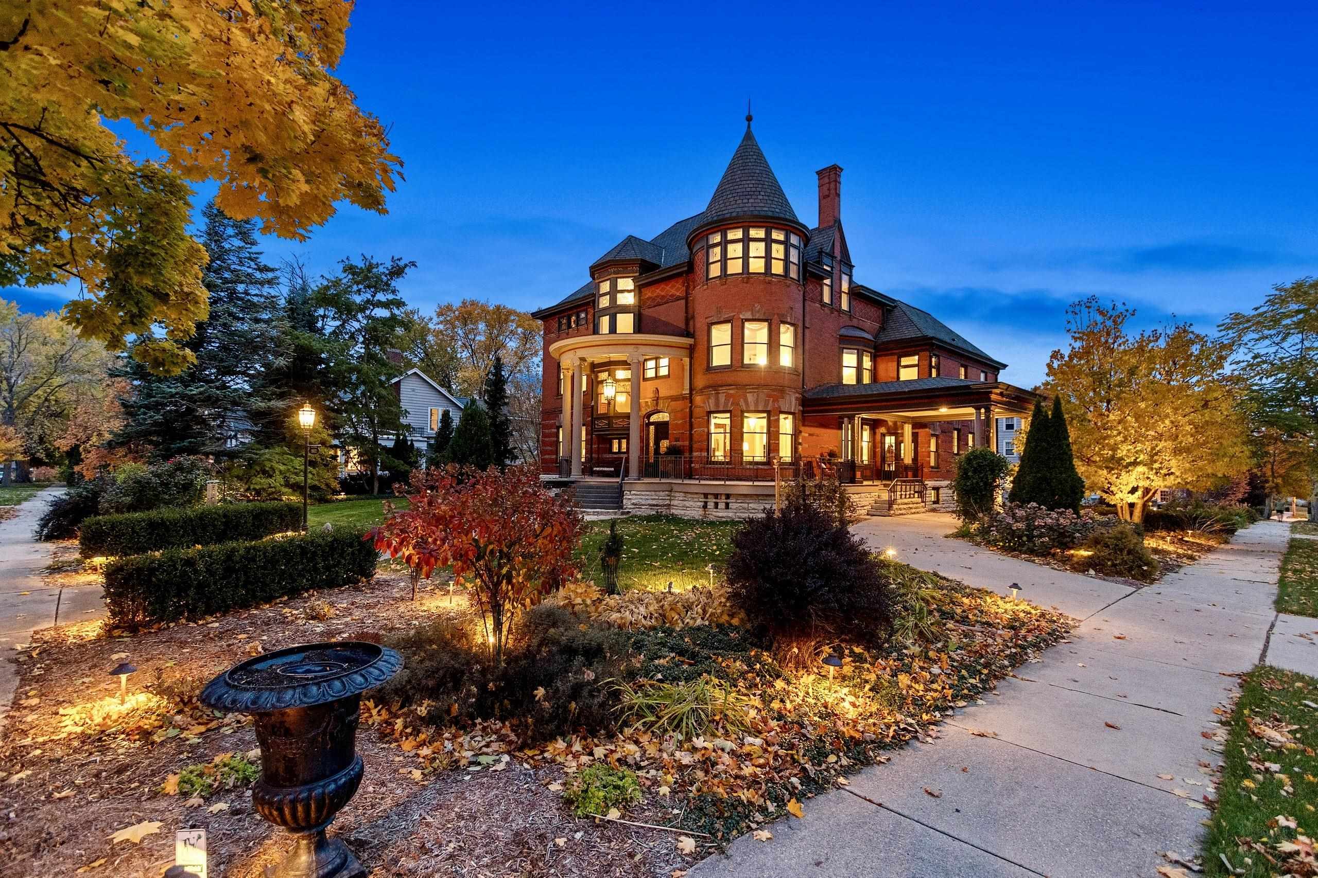 902 South Madison Street Green Bay, WI 54301 - Photo 5 of 90