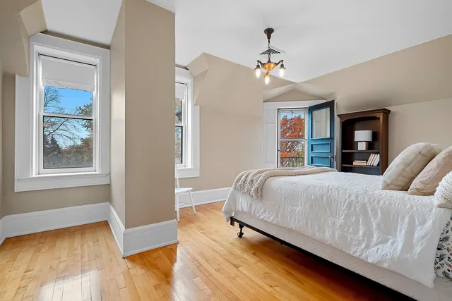 $950,000 | 902 South Madison Street, Green Bay, WI 54301