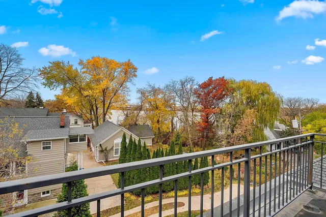 $950,000 | 902 South Madison Street, Green Bay, WI 54301