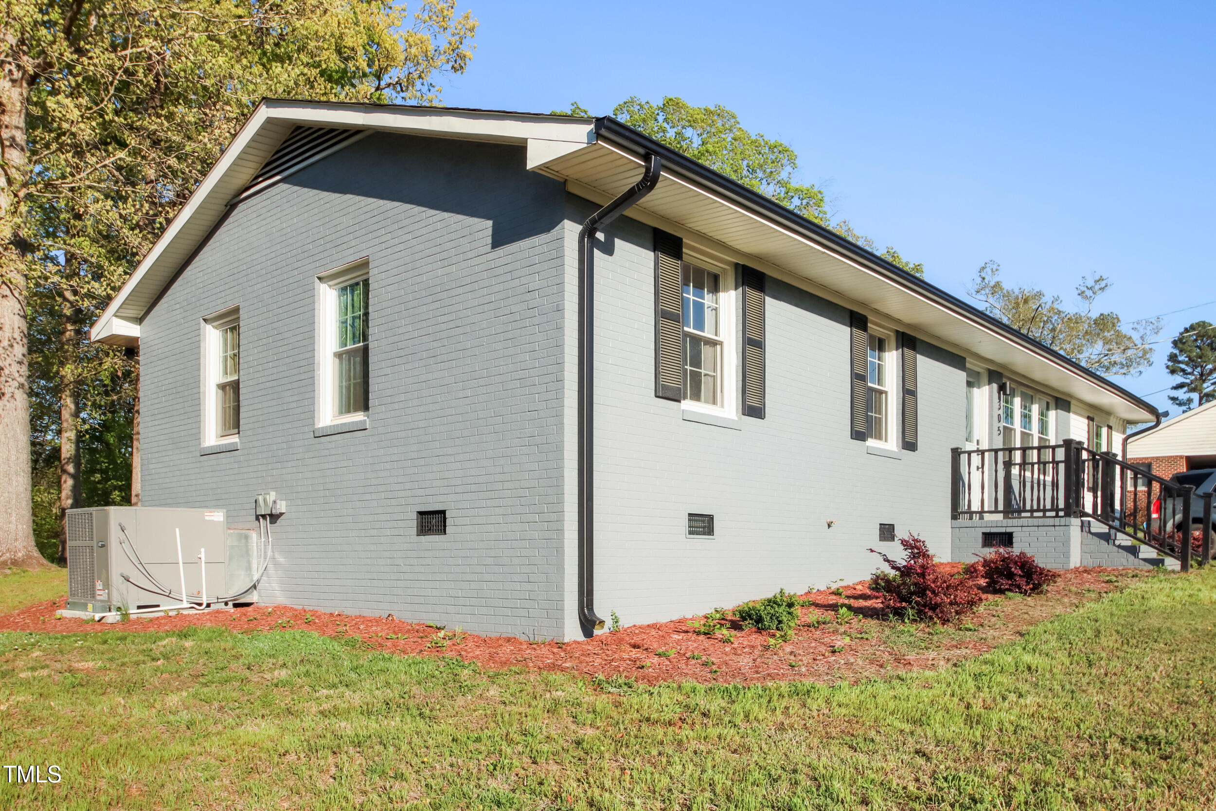 305 Gillis Road Roxboro, NC 27574 - Photo 2 of 24 22_img_1451