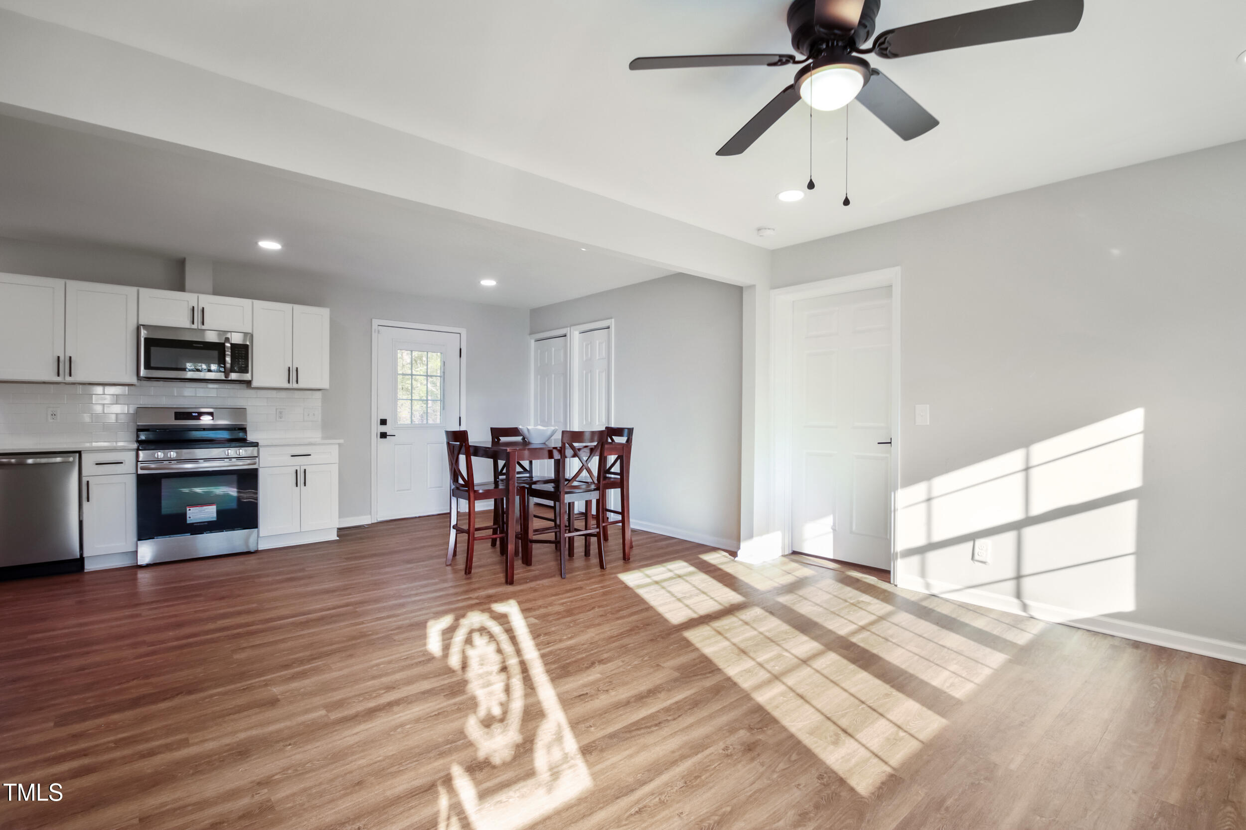 305 Gillis Road Roxboro, NC 27574 - Photo 4 of 24 17_img_1429