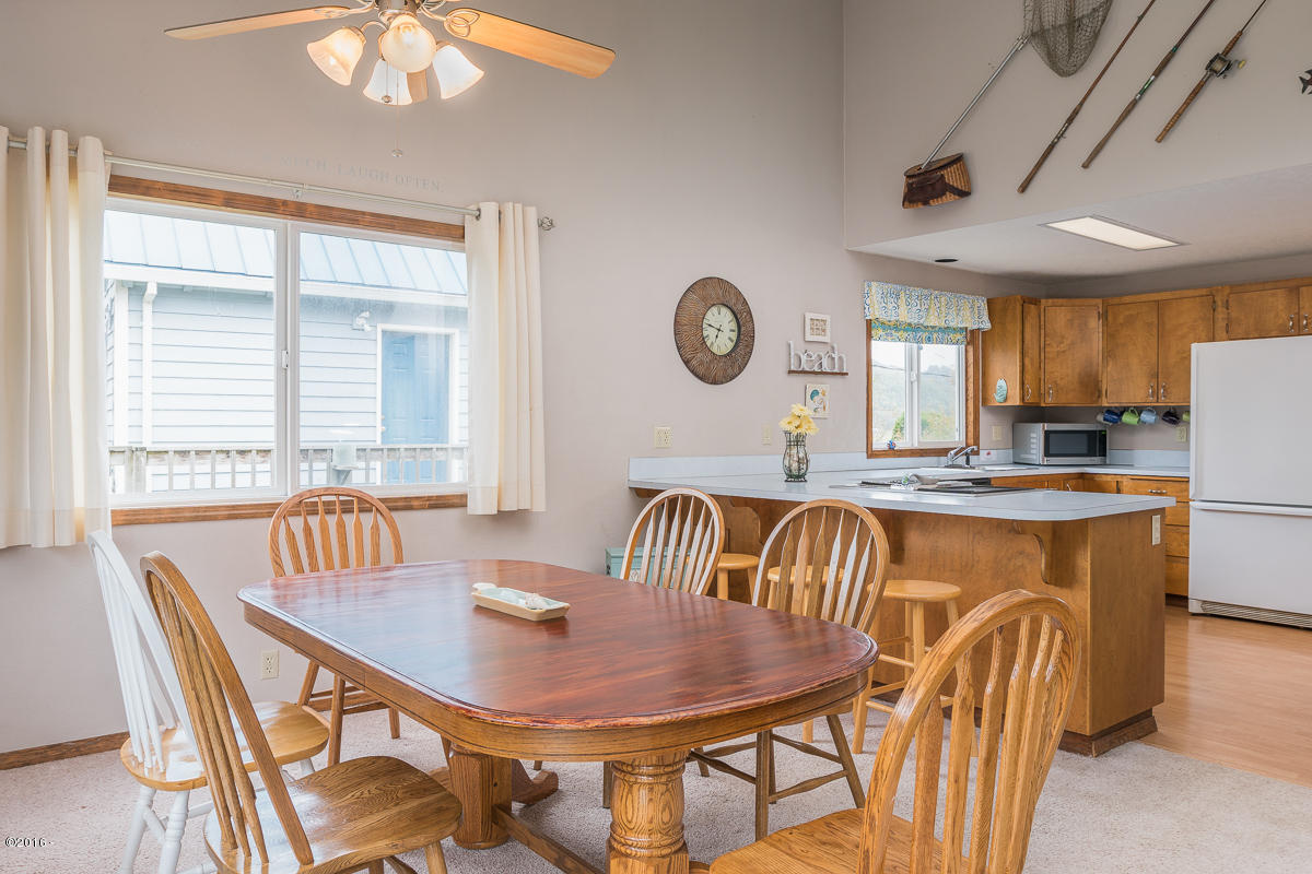 34120 Brooten Road Pacific City, OR 97135 - Photo 8 of 24 34120Brooten-06