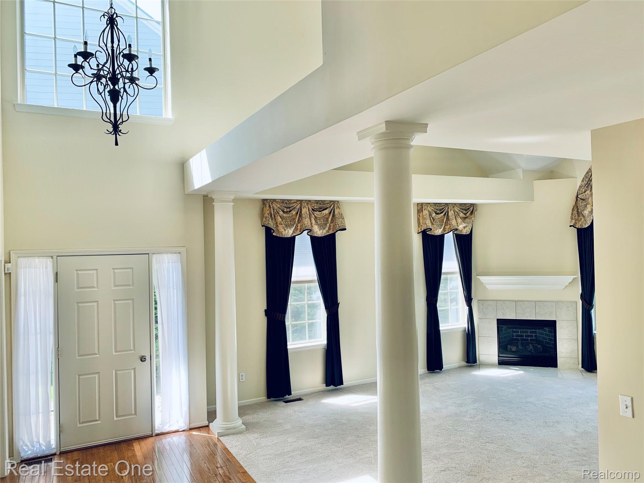 3841 Winding Brk Circle Rochester, MI 48309 - Photo 5 of 36 Welcoming 2-Story Foyer