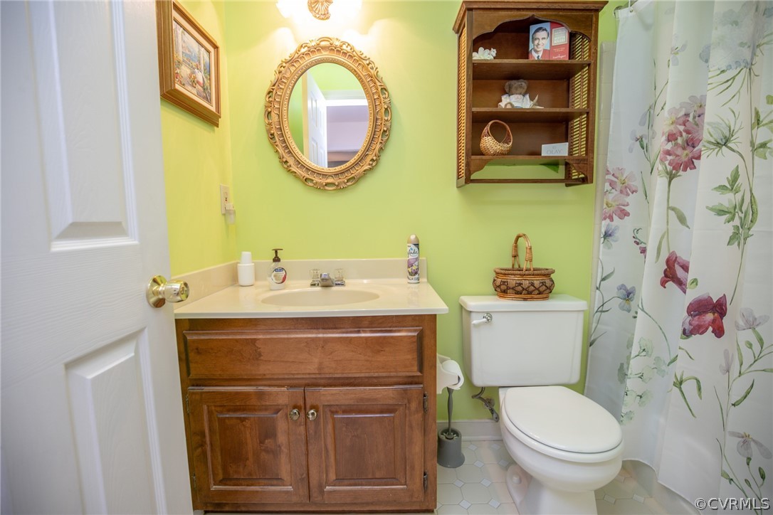 13340 Carters Way Road Chesterfield, VA 23838 - Photo 24 of 44 a bathroom with a toilet and a sink