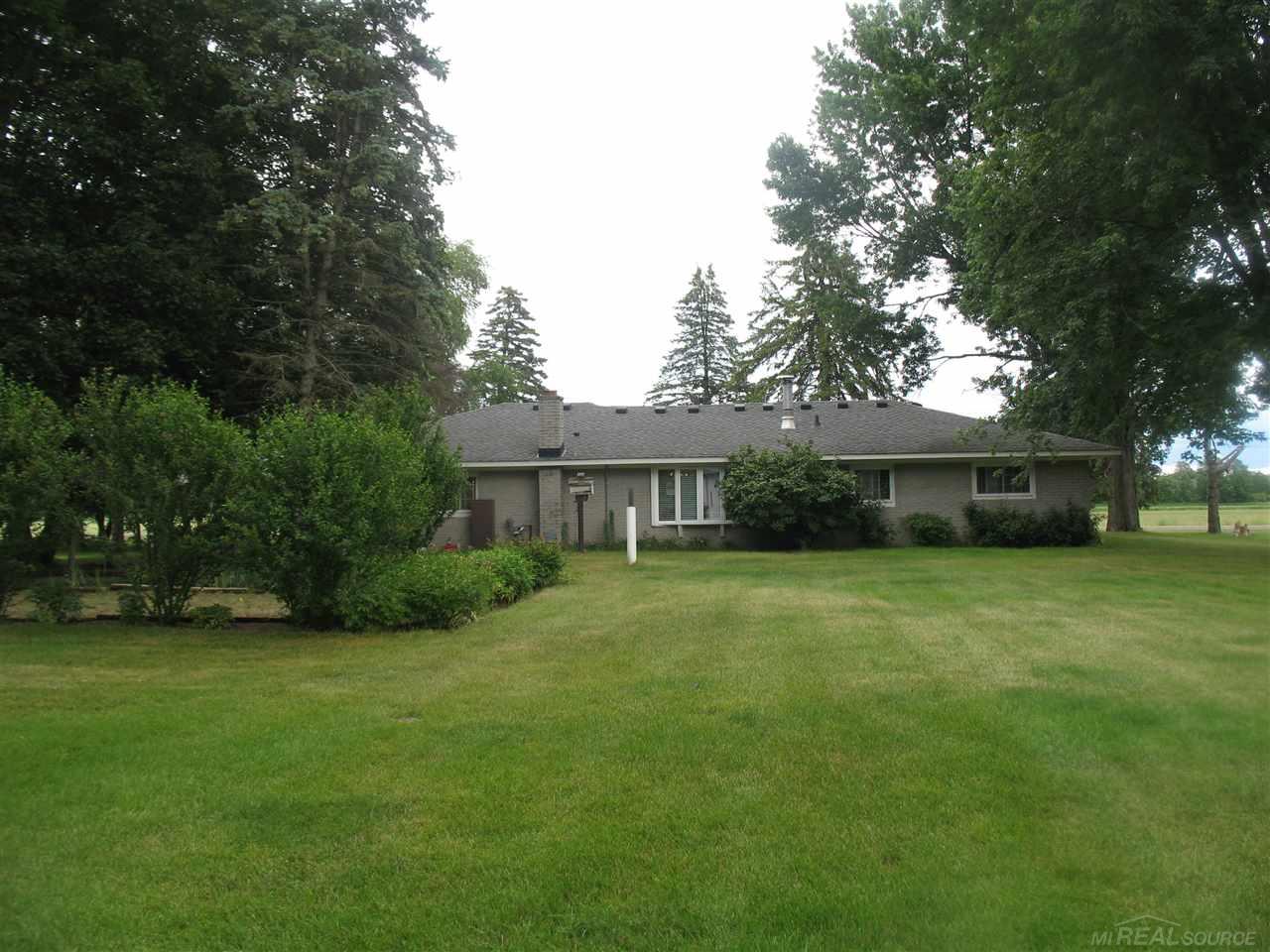 57501 Broughton Road Ray, MI 48096 - Photo 6 of 23 31323524-5.JPG