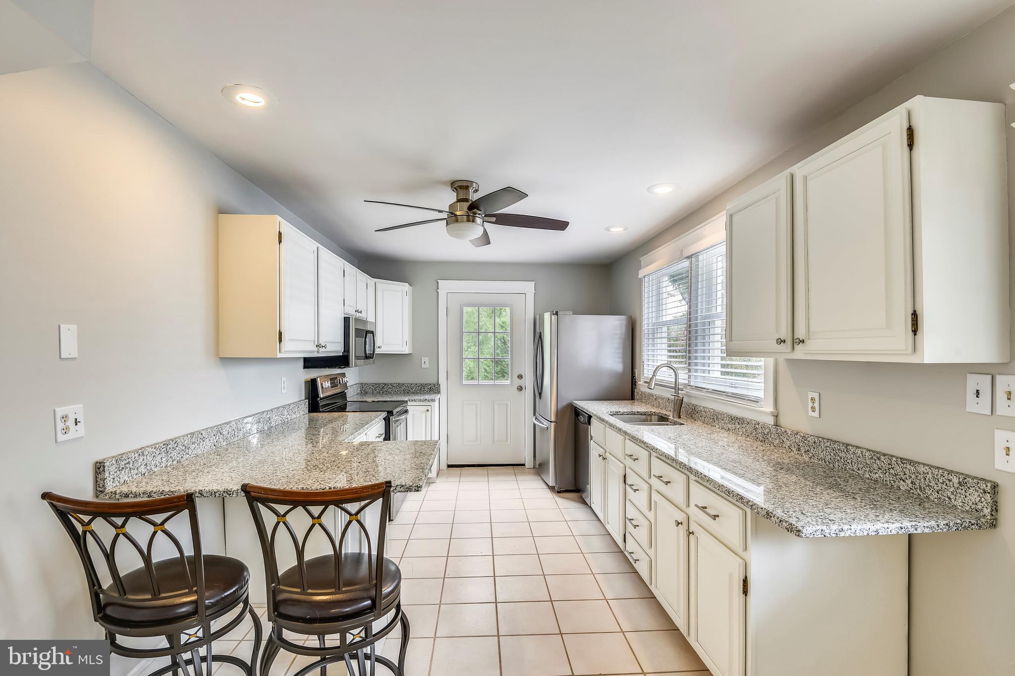 48 Ridge Avenue Edgewater, MD 21037 - Photo 4 of 28 New Granite Counters