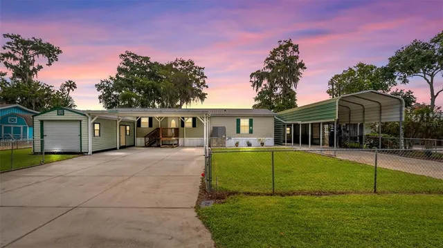 $600,000 | 56310 Redbud Road, Astor, FL 32102