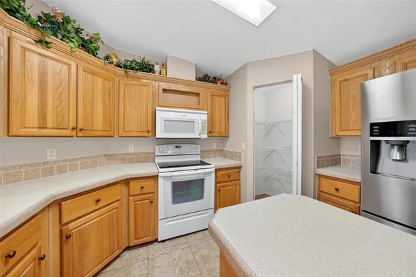 $575,000 | 56310 Redbud Road, Astor, FL 32102