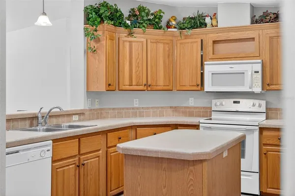 $575,000 | 56310 Redbud Road, Astor, FL 32102