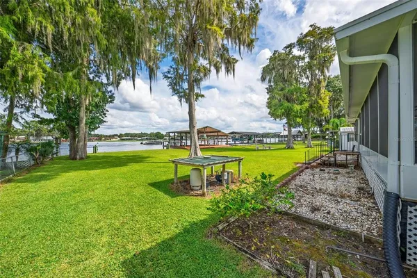 $575,000 | 56310 Redbud Road, Astor, FL 32102