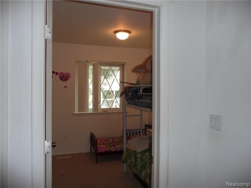29209 Hayes Road, Unit 8 Warren, MI 48088 - Photo 9 of 12