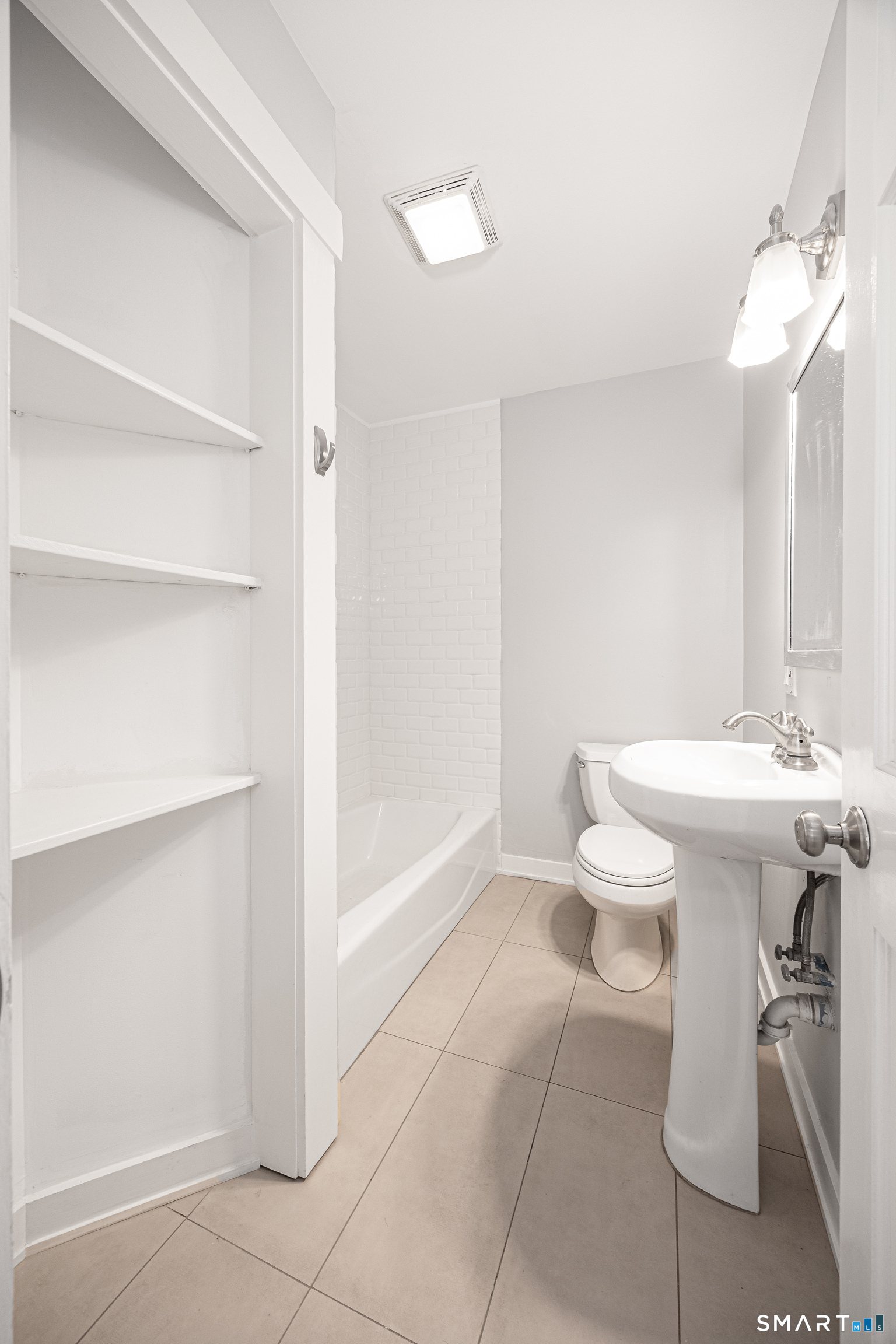 18 Cook Road Stamford, CT 06902 - Photo 15 of 36 1st floor full bath.