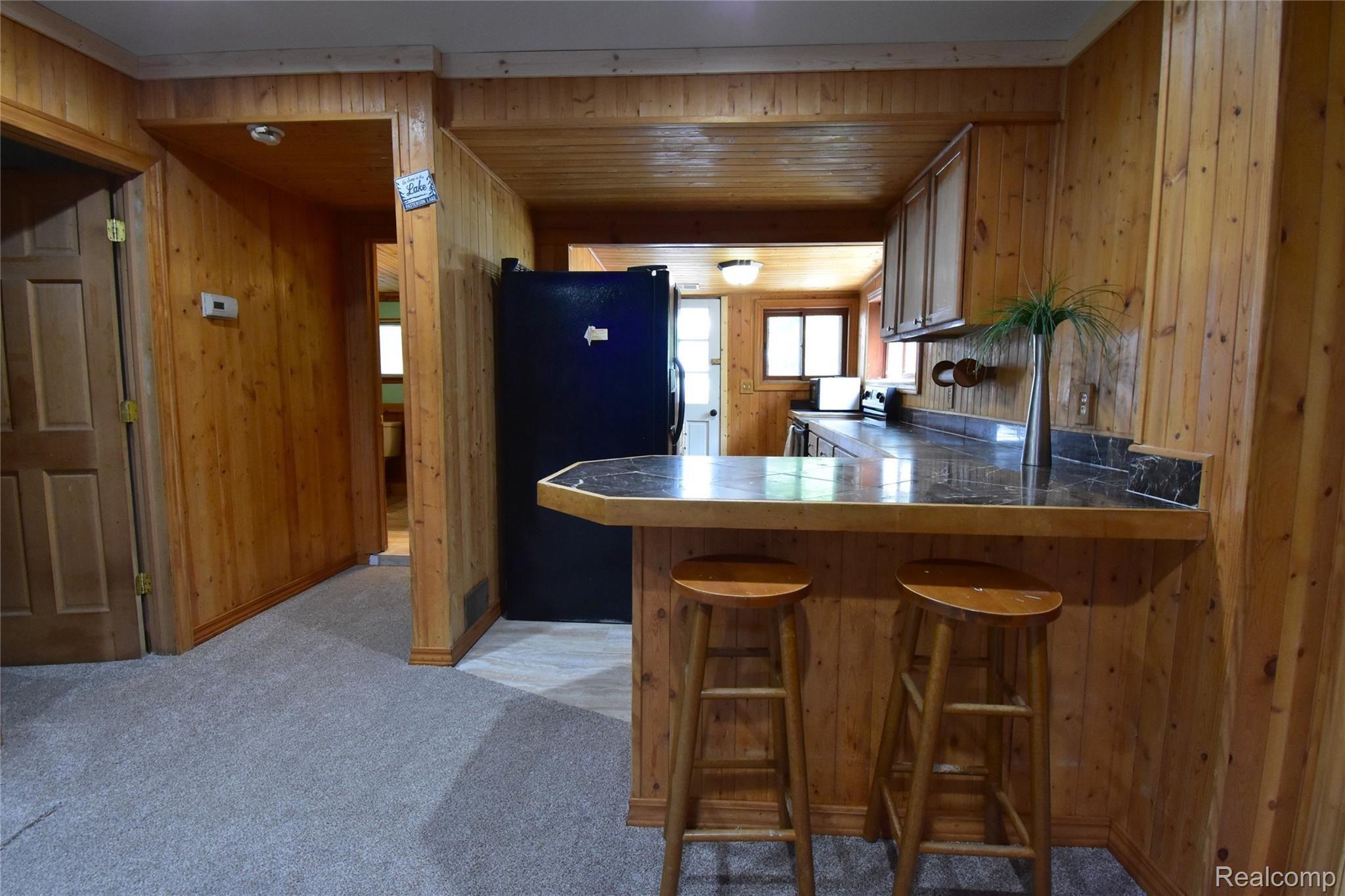 11361 Hillside Pinckney, MI 48169 - Photo 4 of 22 5 KITCHEN.JPG