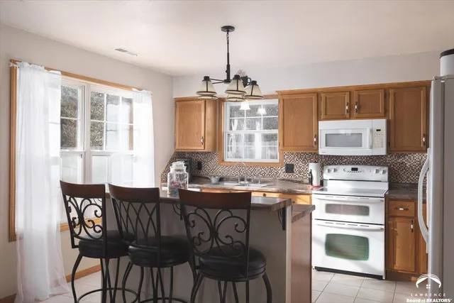 $339,900 | 2925 Whitmore Drive, Lawrence, KS 66046