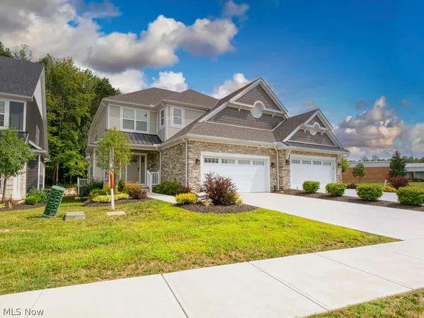 $570,000 | 143 Town Centre Drive, Broadview Heights, OH 44147
