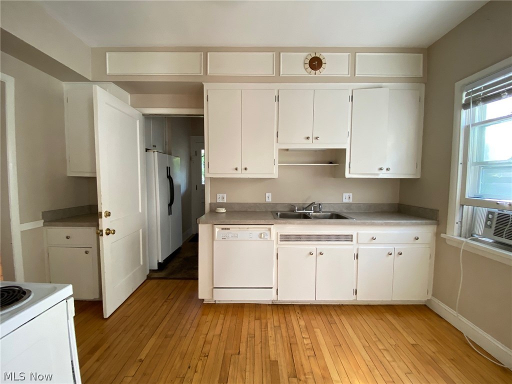 2557 Kendall Road Cleveland, OH 44120 - Photo 5 of 21 Gallery Image 5