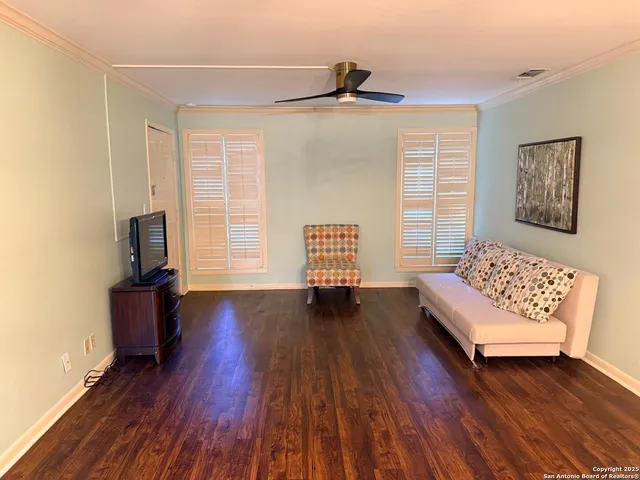 $1,300 | 8415 Fredericksburg Road, Unit 401, San Antonio, TX 78229