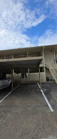 $1,300 | 8415 Fredericksburg Road, Unit 401, San Antonio, TX 78229