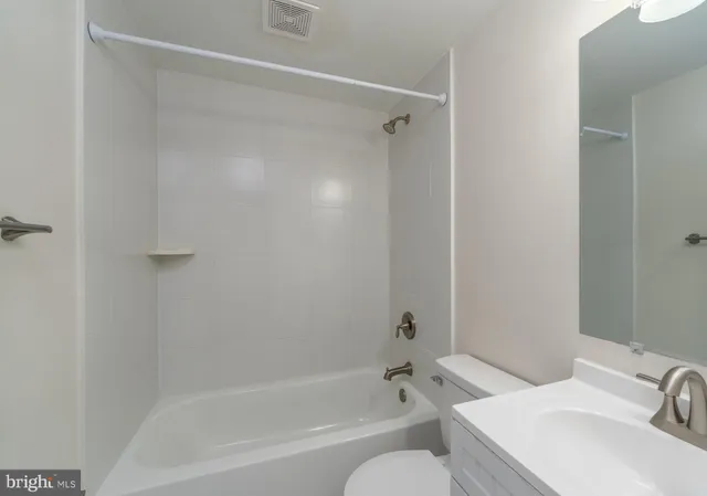 $2,800 | 123 East Cross Street, Baltimore, MD 21230