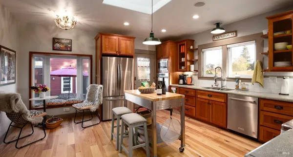 $1,995,000 | 4605 Gravenstein Highway North, Sebastopol, CA 95472