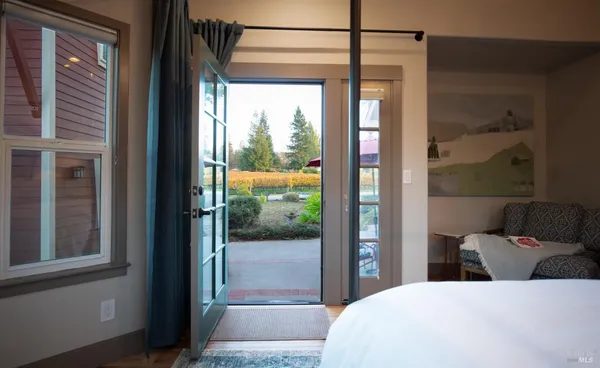 $1,995,000 | 4605 Gravenstein Highway North, Sebastopol, CA 95472