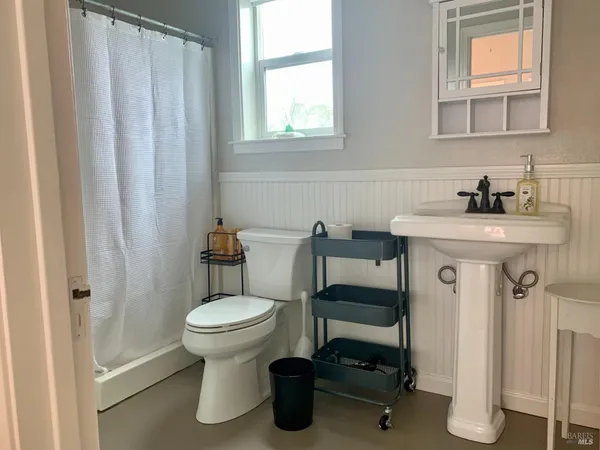 $1,995,000 | 4605 Gravenstein Highway North, Sebastopol, CA 95472