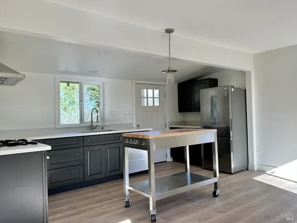 $1,995,000 | 4605 Gravenstein Highway North, Sebastopol, CA 95472