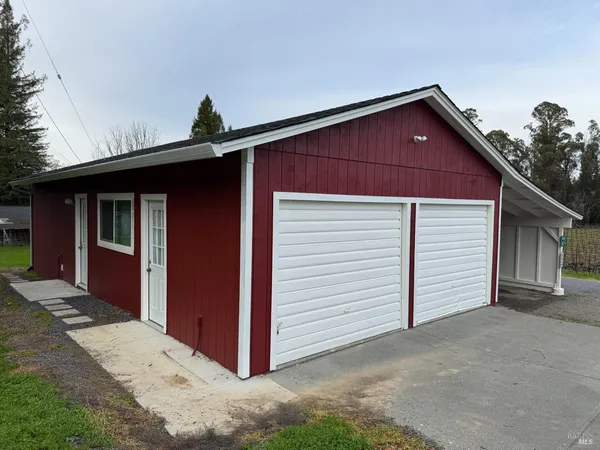 $1,995,000 | 4605 Gravenstein Highway North, Sebastopol, CA 95472